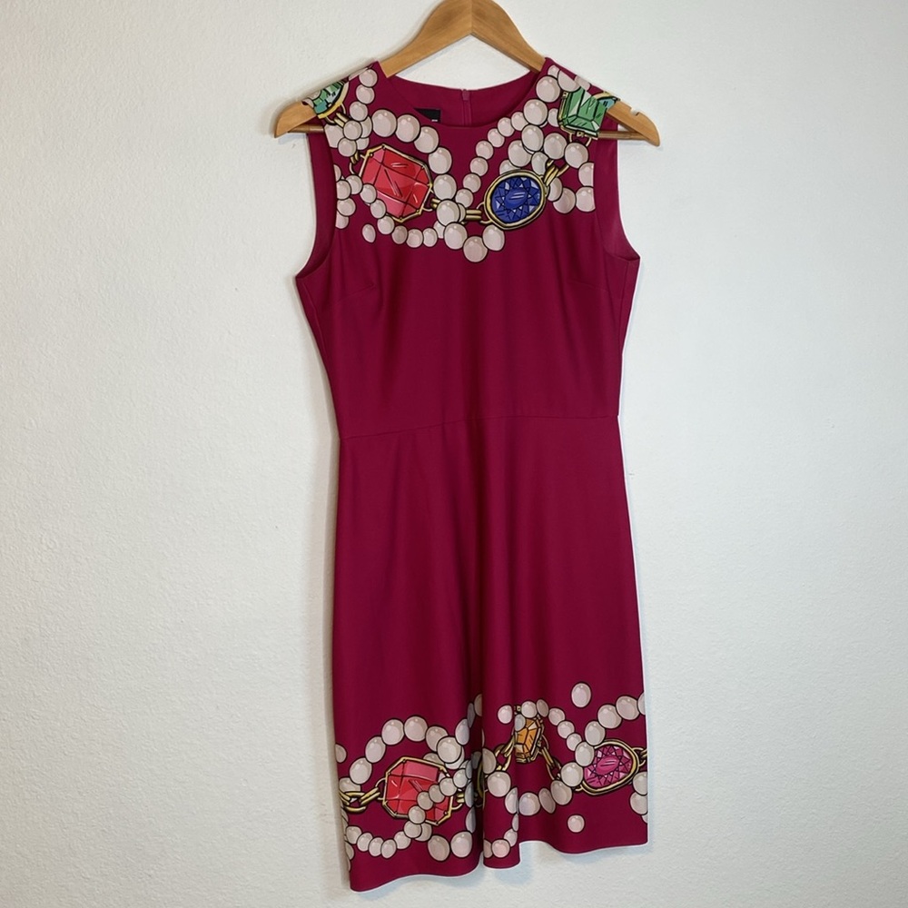 BOUTIQUE MOSCHINO Jewel and Pearl Print Pink Shift Sleeveless Dress